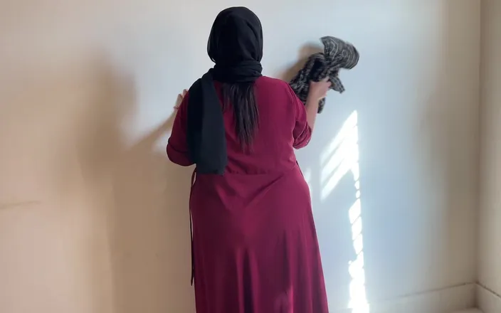 Aria Mia: Hijab Hookup - Curvy Muslim Real Maid Fucked by Home Owner...