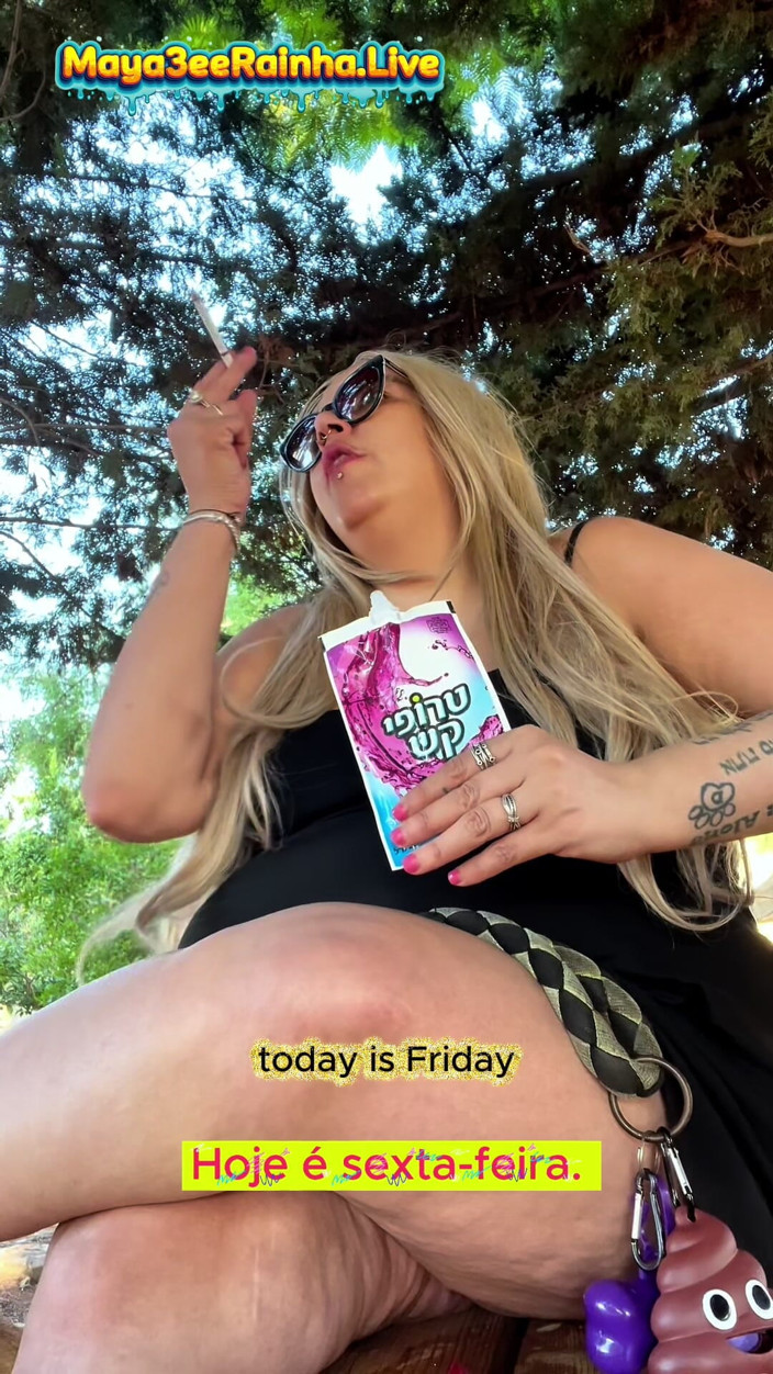 Goddess Maya3ee Rainha: BBW brazylijska milf bogini rano rytuał palenia na świeżym powietrzu pokazujący...