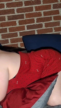 Döl istiyor, emdiğini söylüyor çünkü dölünü daha hızlı boşalttığı için döl yutuyor
