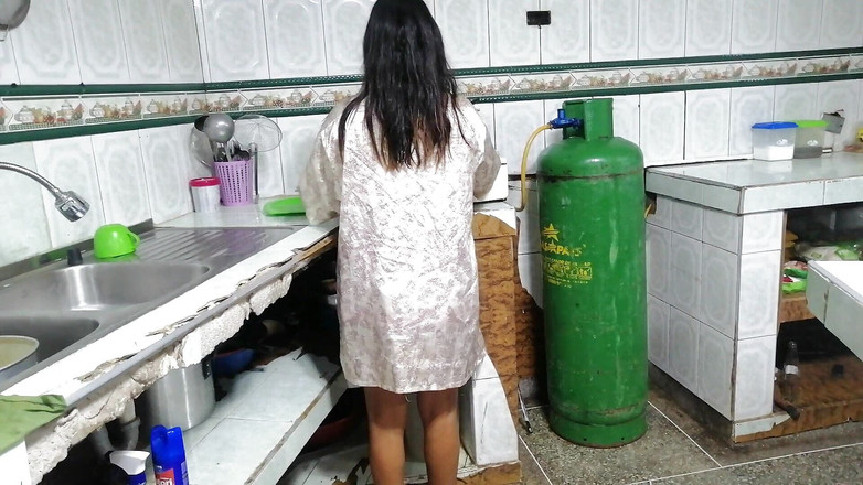 SAMANTA: मेरा सौतेला भाई दोपहर का भोजन नहीं खाना चाहता है अगर वह मेरी चूत नहीं खाना चाहता है