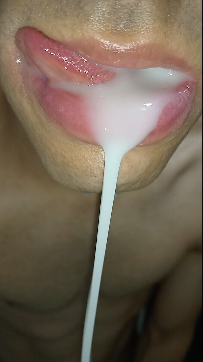 Rey rey: 淫荡深喉口交，六包又大又 venozo，顺从的阴茎