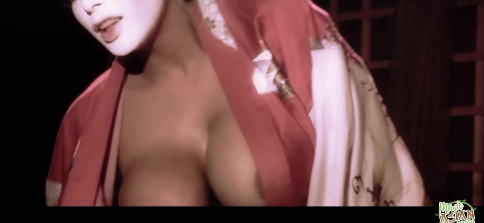 Magic Asian Pussy: Zakochuj się w atrakcyjnej gejszy jej soczystą dupę i jej...