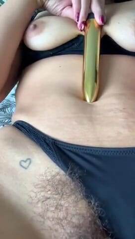 LatinaMilf93: Altın dildo