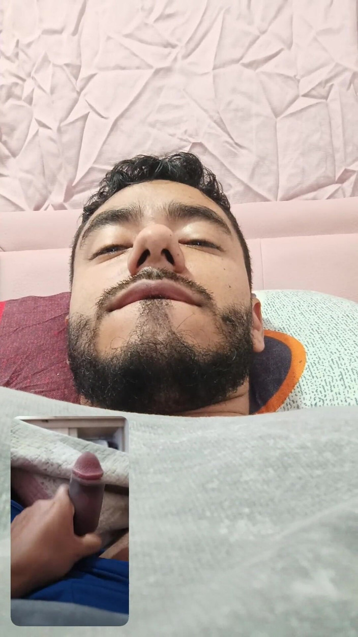 Tommhot: 男人在他的床上自慰