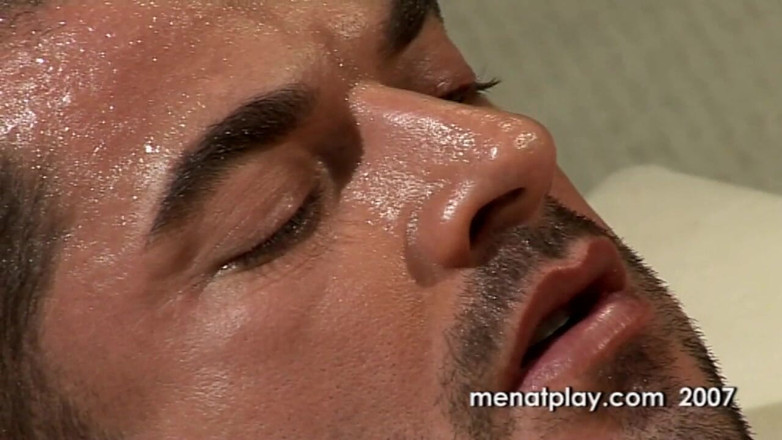 MenAtPlay: Il profilo star di carlos caballero