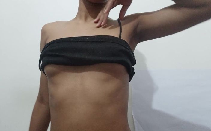 desigirl93: देसी कमसिन लड़की हस्तमैथुन कर रही है
