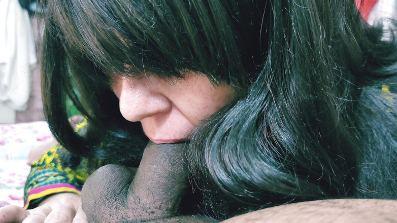 Bolly Karma: Picante milf cachonda escena de sexo con bbc hombre