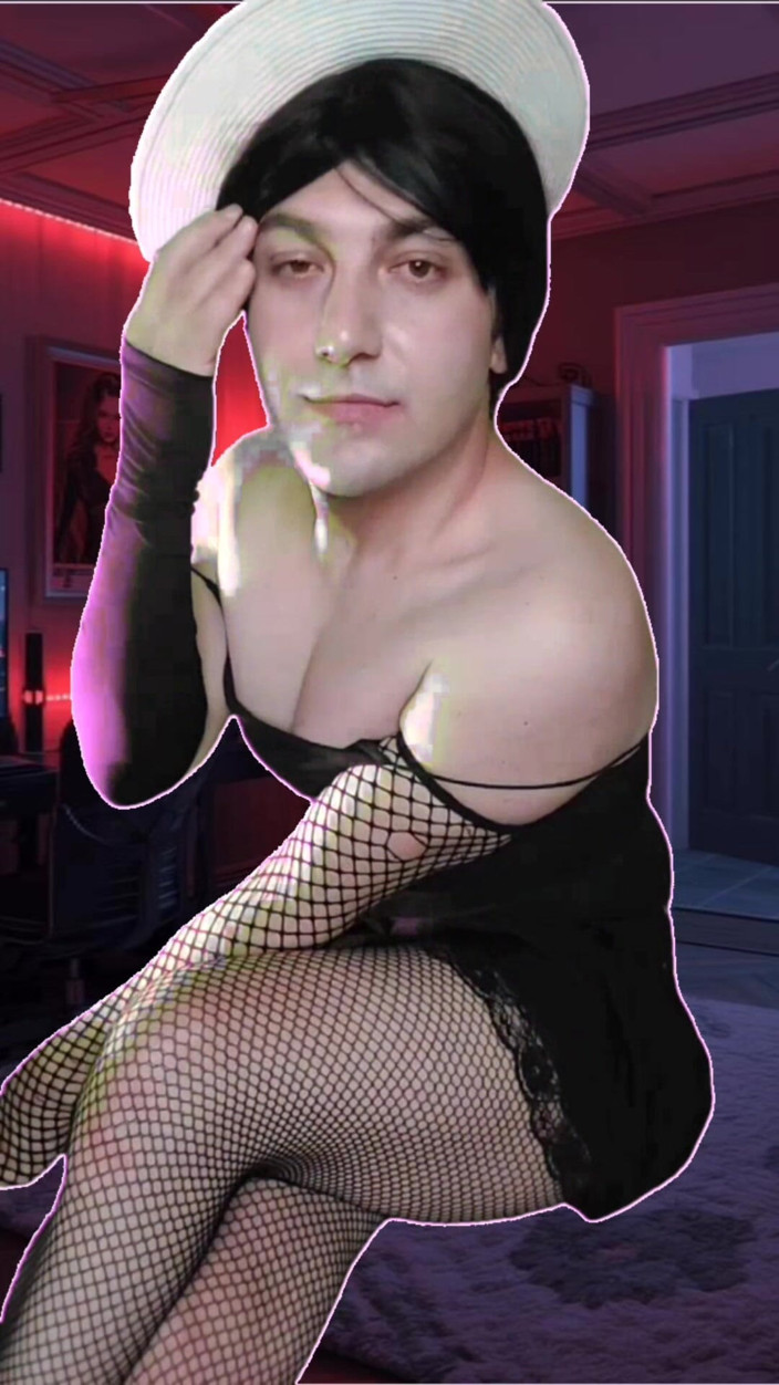 Kitty_Cross: 4 chefe gótica Femboy delicioso corpo grande natural peitos sexy...