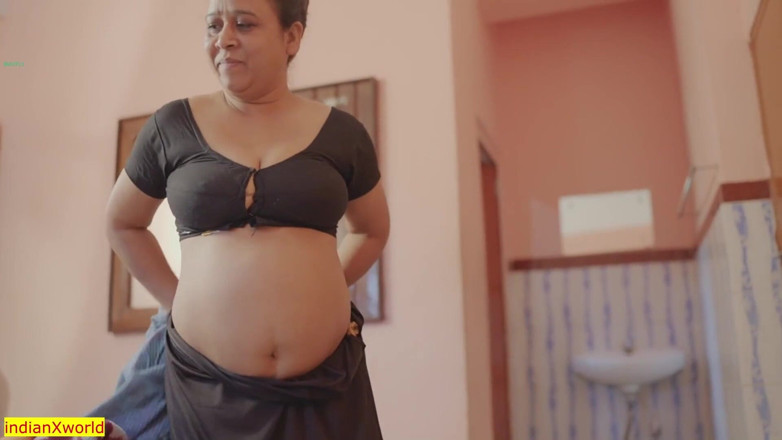 Indian Xshot: 胖乎乎的kamwali和choto babu真正的性爱！Desi