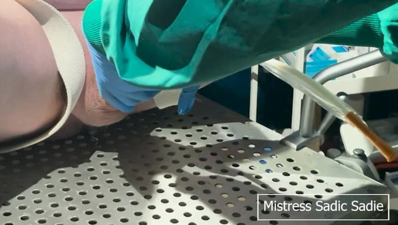 Sadic Sadie: Una semplice dimostrazione del catetere, allargare l'uretra