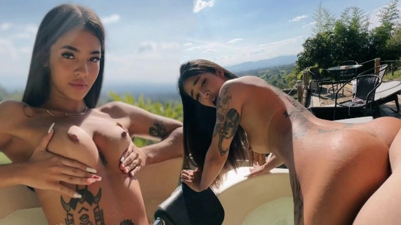 Anna Cherry: Annacherry lagi asik ngentot di jacuzzi!