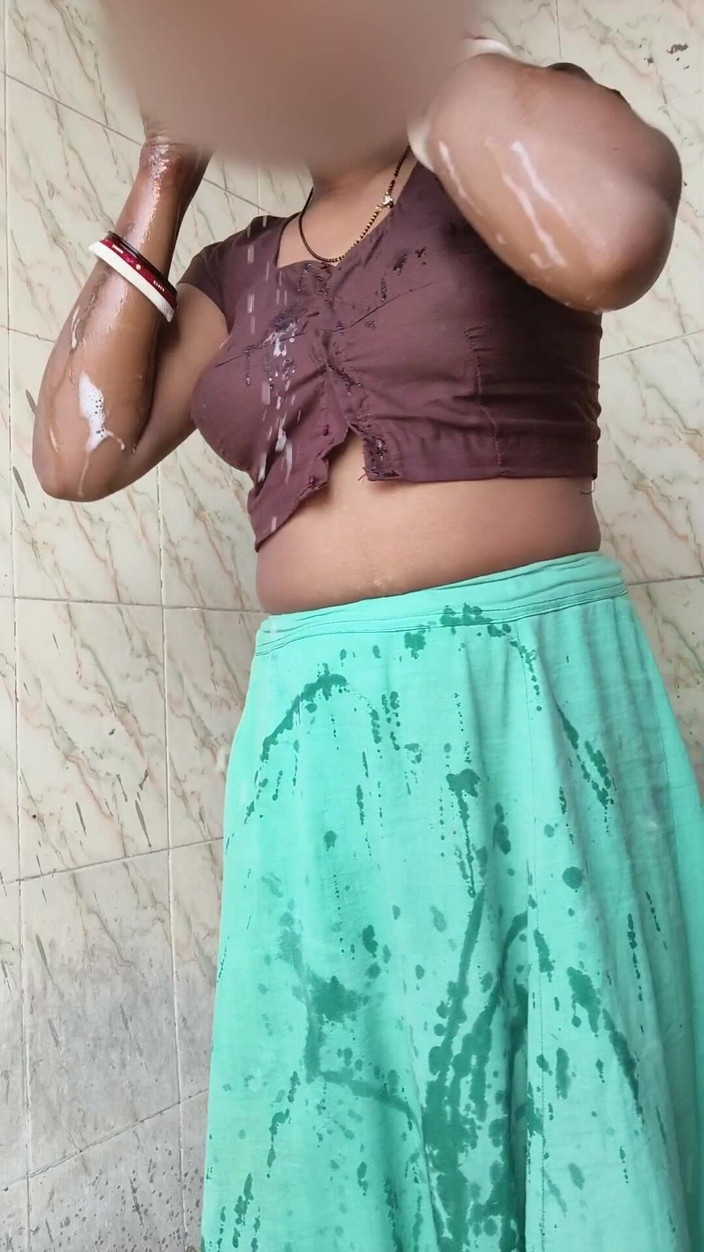 RoboticApple28: Simran bhabhi baden im freien möpse drücken und muschi zeigen