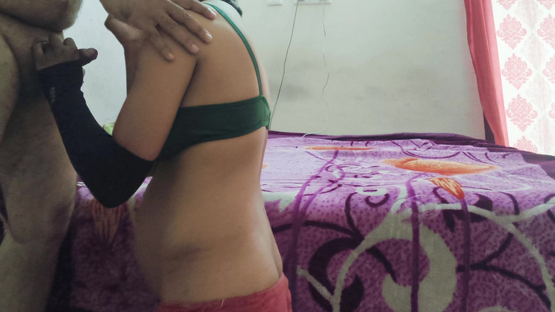 BadMash_Bhabhi: Ayah terangsang juga meninggalkannya di pagi hari