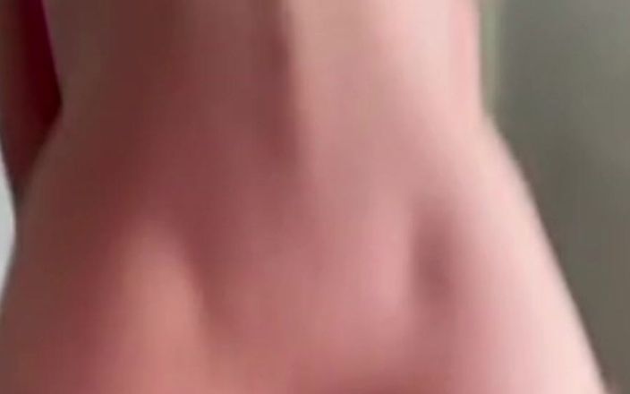 YourDickSucker: 可爱的女孩被狠操