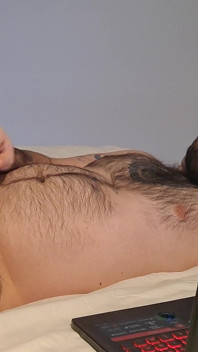 Ich masturbiere morgens im Bett.