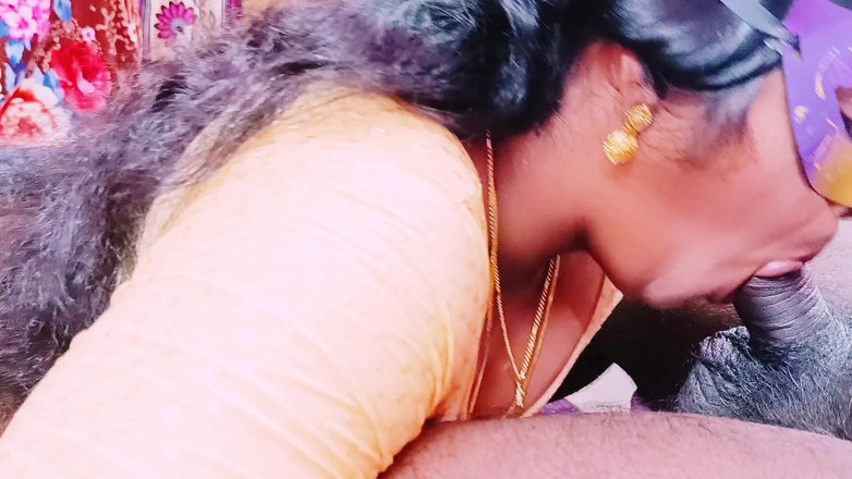 Telugu honey lips: 印度阿姨出轨丈夫和操丈夫的父亲。泰卢固语，肮脏的谈话。