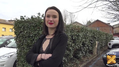Porno Baguette: Bardzo puszczalska brunetka Alice Drake uwielbia doggystyle i wytrysk na...
