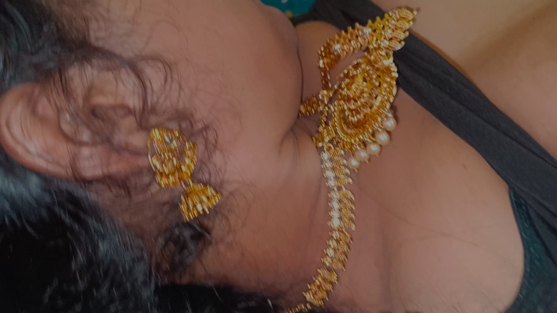 Inba: Insegnante di college chennai bacio profondo con le labbra a...
