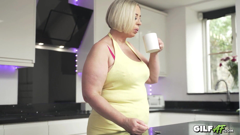 Gilf AF: Mijn bazige geile stief-gilf