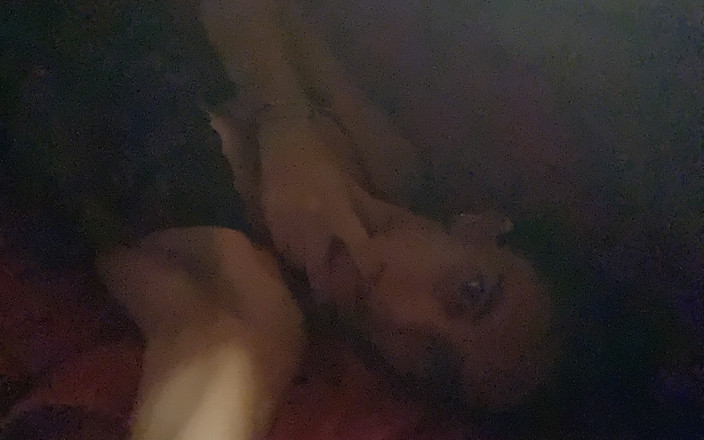 QueenSavage85: Svázaná a roubíky