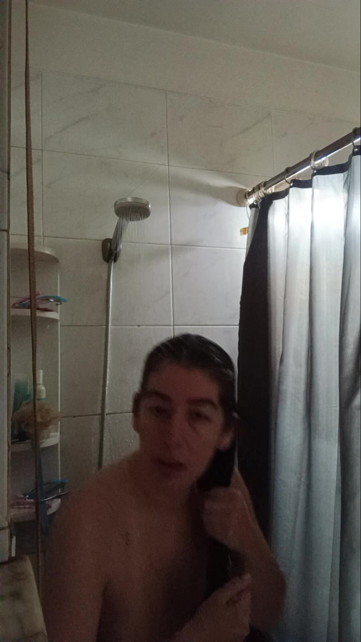Anita2008: Milf neemt een douche