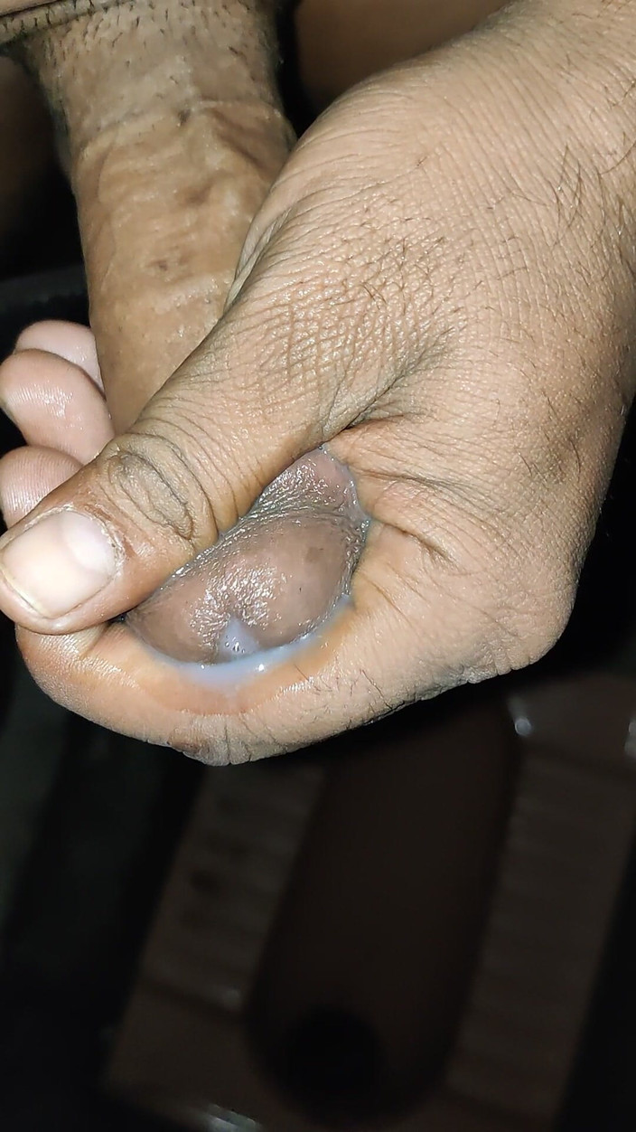 Horny Rocky: Primera vez pajeando mi polla