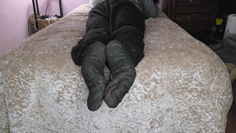 Miss Dimples: Drażni cię moimi podeszwami!