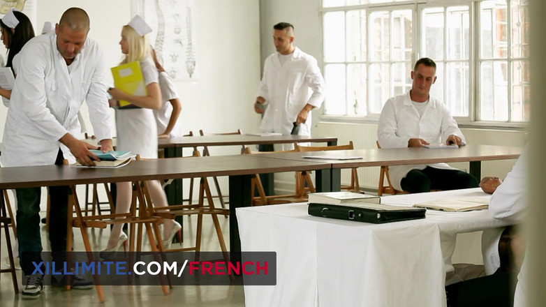 French girls at work: Jenny Glam ha una cotta per il suo insegnante