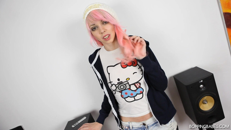 Bopping babes: Minni - 测试我的扬声器
