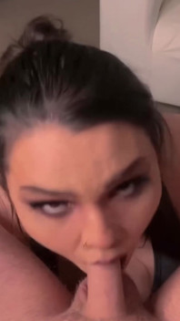 Big Lips Blowjob! Frenulum Kissing Cumshot