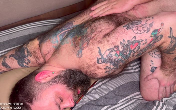 Teddy Wilder: Dos osos peludos, anal crudo, follada gay a pelo