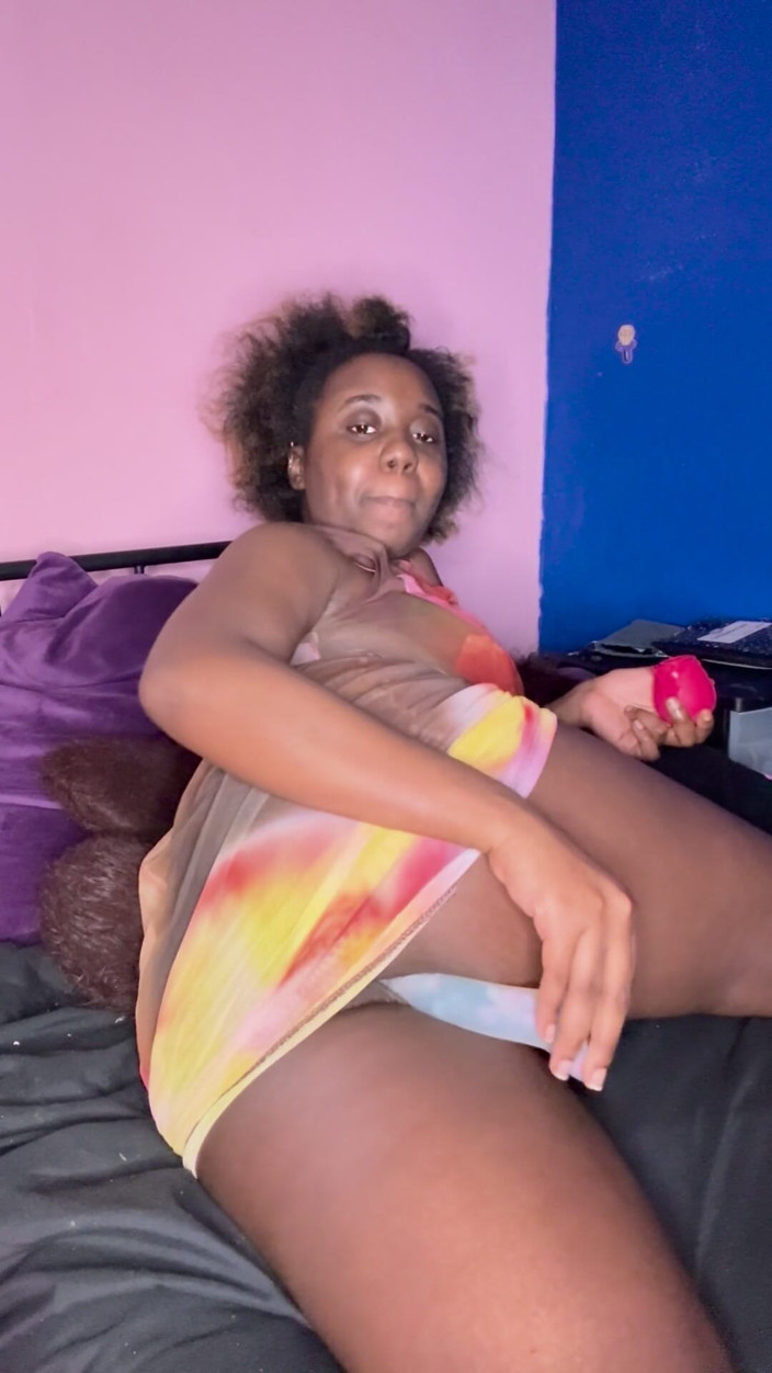 ALLIYAH ALECIA: 생일에 질싸 보지!!