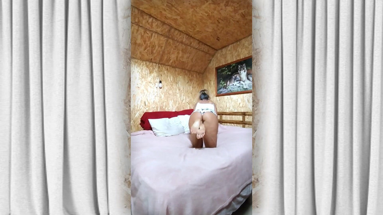 Lukerya: Dona de casa gostosa Lukerya. Manhã de inverno sobre uma...