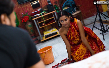 Cine Flix Media: 집에서 아무도 없을 때 집 주인에게 따먹히는 귀여운 하녀