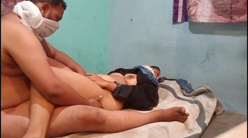 Gulaab: Hijab moslim Desi Bhabhi geneukt door vriend