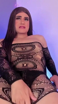 Trans Columbiană Își Mișcă Penisul În Timp Ce Sare Fundul Pentru Tine
