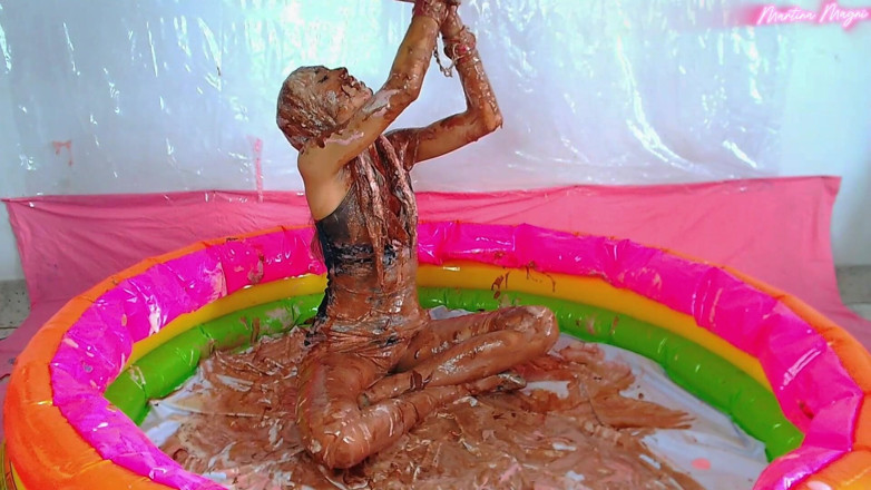 MartinaMagni: Wam!!! Anale bestrafung mit schleim und brownie-teig