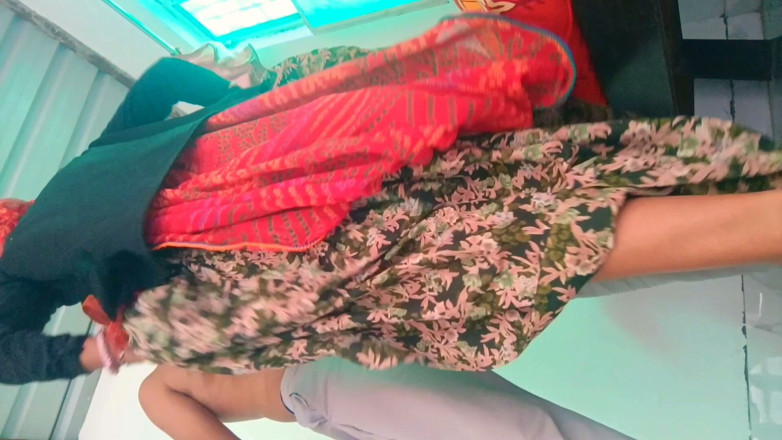 Rakul008: Evde yalnız viral mms video.desi köyü yengesi erkek arkadaşıyla. Çok uzun...