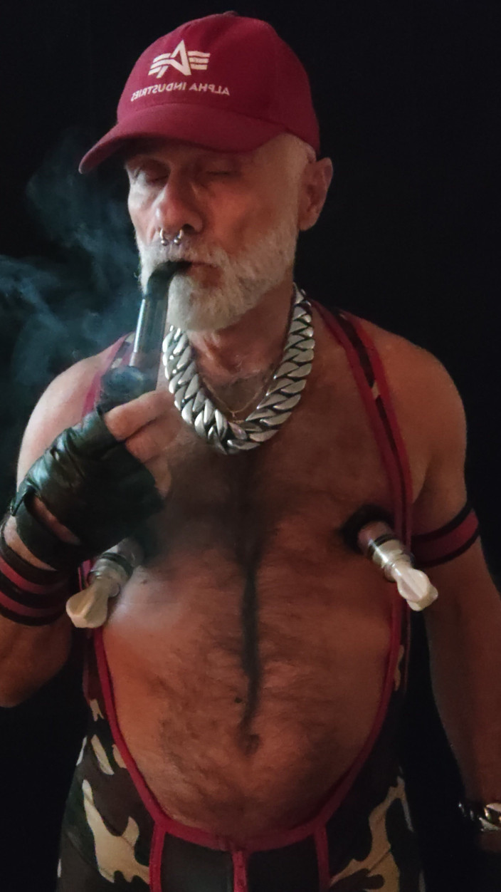 Muscles Cigar FFPig: Stepdad Smoking Pipe and Pumping Nips