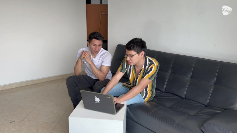 kikemerengues: A Customer Calls Me to Fix His Laptop, I Find...