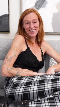 Kanadalı Kızıl Saçlı Orta Yaşlı Seksi Kadın Ginger Ile Röportaj