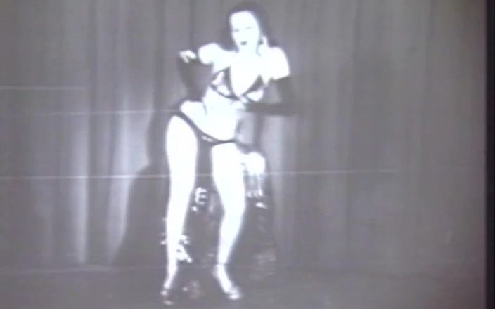 Vintage megastore: Oldscool revue stripper show