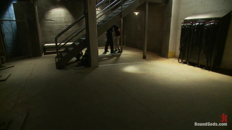 Bound gods: Drž se z rychlé uličky šukání!