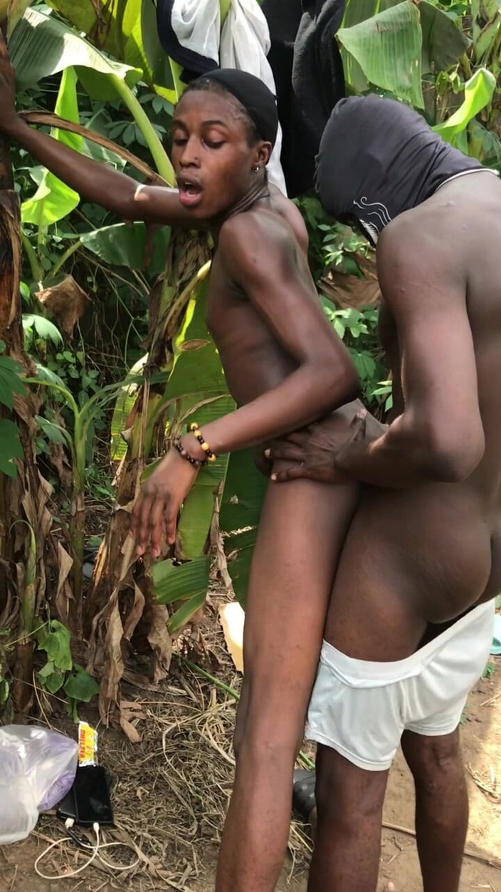 Sexydaddy: Sex în trei în Bush în cazul în care tu topuri fierbinți cu pulă...