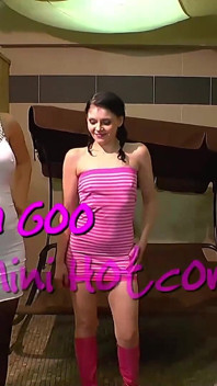 Devot pisciata alle ragazze tedesche piace fare pipì