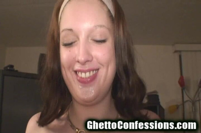 Ghetto Confessions: Pelacur Ghetto Jerman yang cantik menghisap dan mengongkek batang jahat!