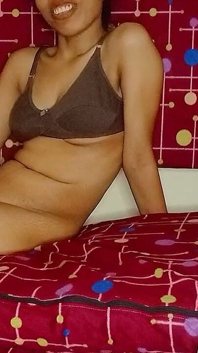 NikiRathod: Sega, Massaggio Con Olio E Sesso Sul Letto per Farla...