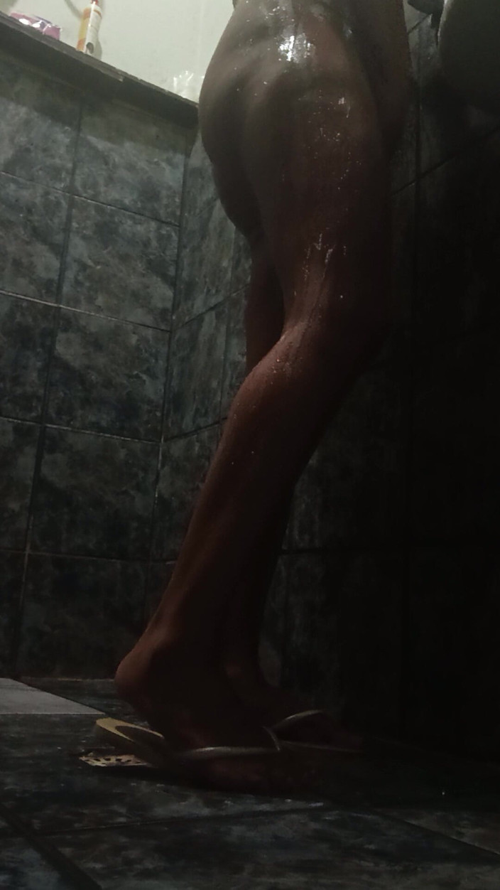 Victoriarating: Fată sexy care face un duș