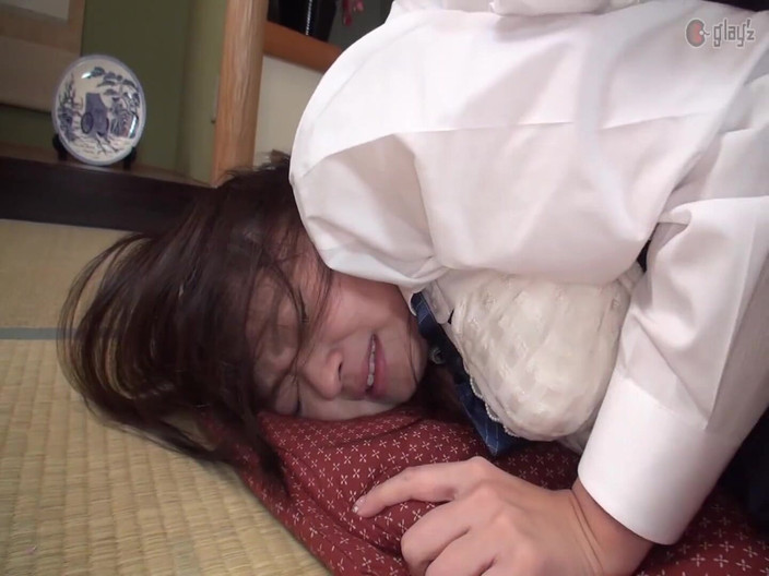 Vulture: Üvey kız her ikisi tarafından çekiliyor