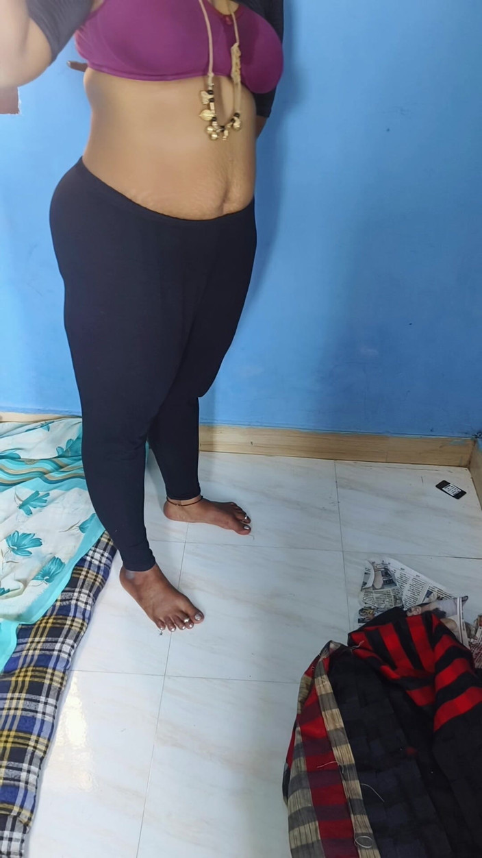 Benita sweety: Black Saree Memakai Pertunjukan Panas